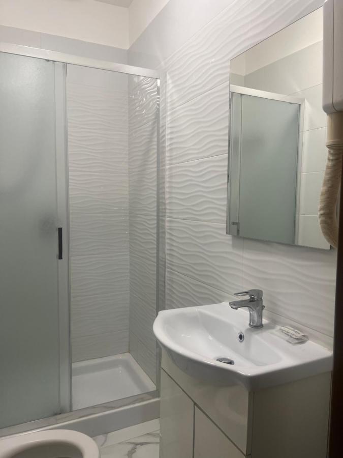 Отель Termini Golden House Рим Экстерьер фото